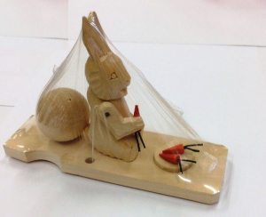 Богородская игрушка. Заяц с морковкой